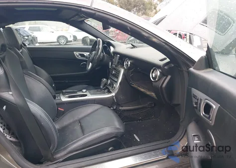 2014 Mercedes-Benz Slk 250 z USA, uszkodzony, nr VIN WDDPK4HA4EF090082